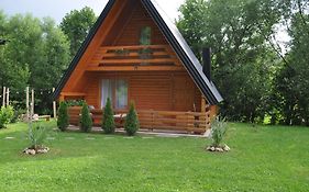 Nadiaa Wood House